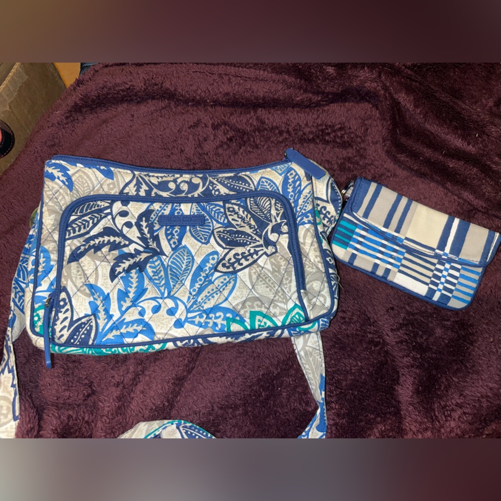 Vera Bradley Blue Print Crossbody with wallet keychain